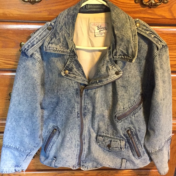 Weathered Blues Jackets & Blazers - Women’s medium vintage denim jacket